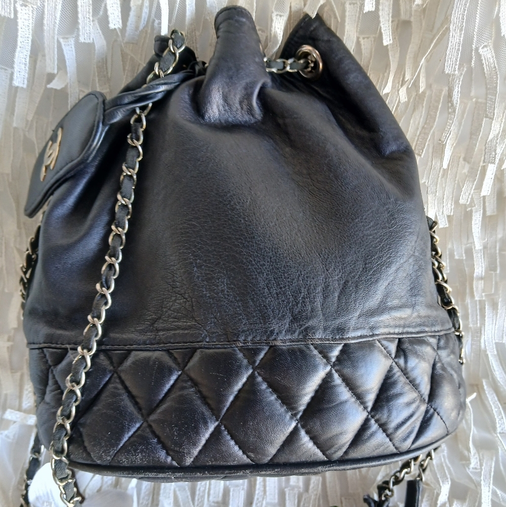 Chanel 80's Bucket Bag - Picture 4 of 16